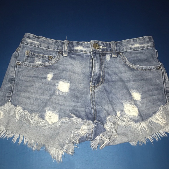 Free People frayed denim shorts - Picture 1 of 4